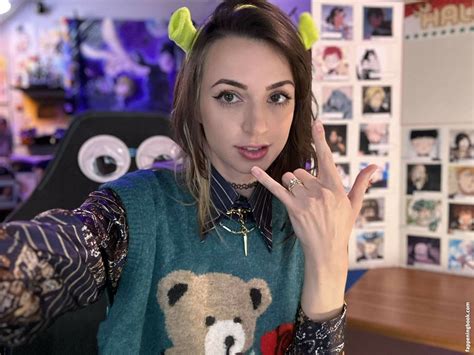 Gibi's second channel! Gaming, anime, catch-all for anything not ASMR! :) Twitter: @GibiOfficial Instagram: @GibiOfficial Twitch: /ggGibi TikTok: @GibiOfficial